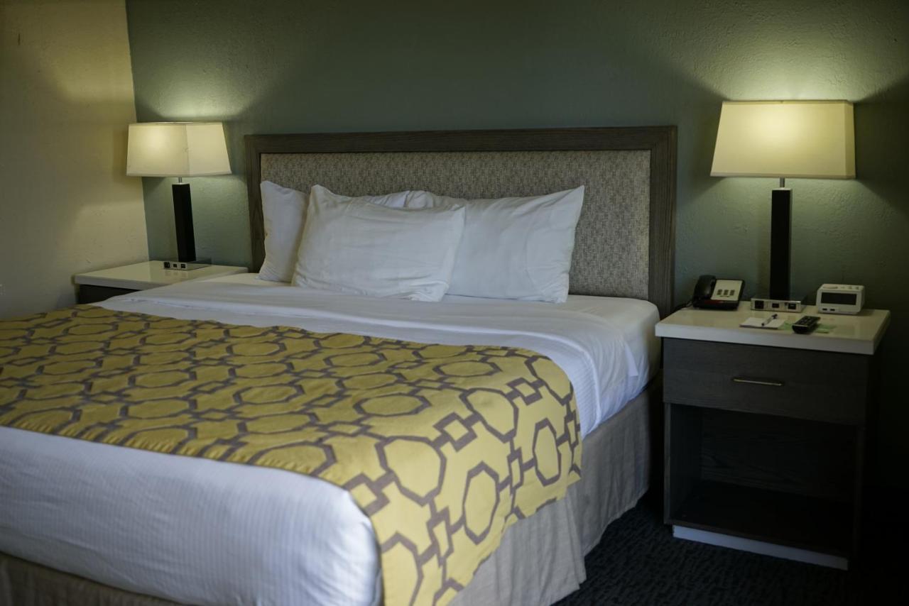 Baymont By Wyndham Shakopee Hotel Eksteriør billede