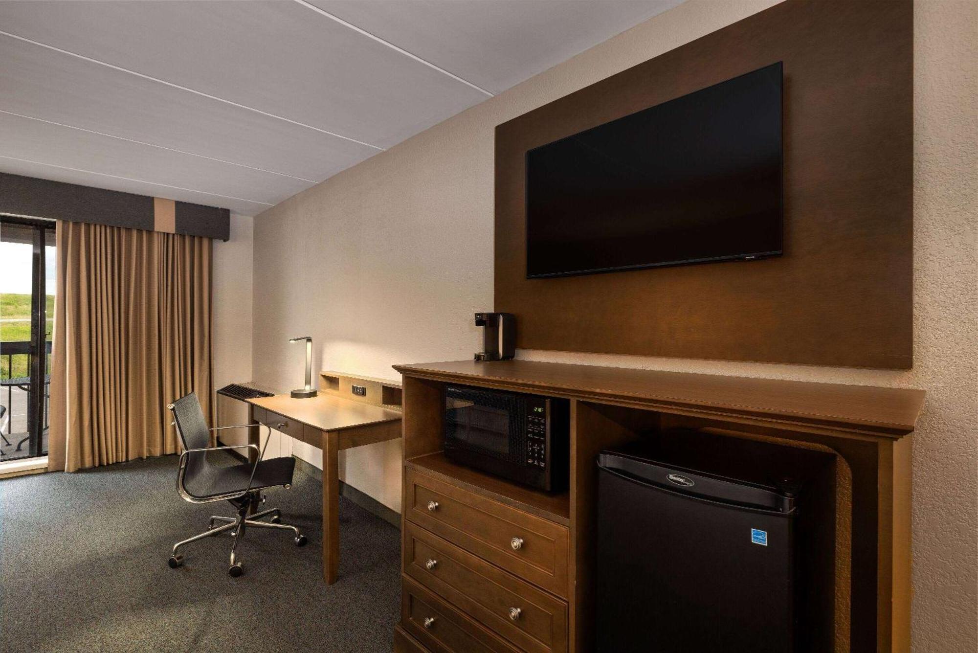 Baymont By Wyndham Shakopee Hotel Eksteriør billede